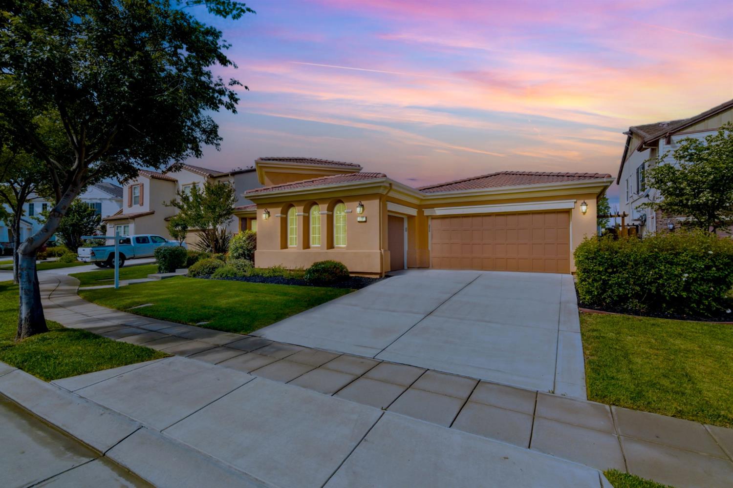 517 N Castellina Terrace