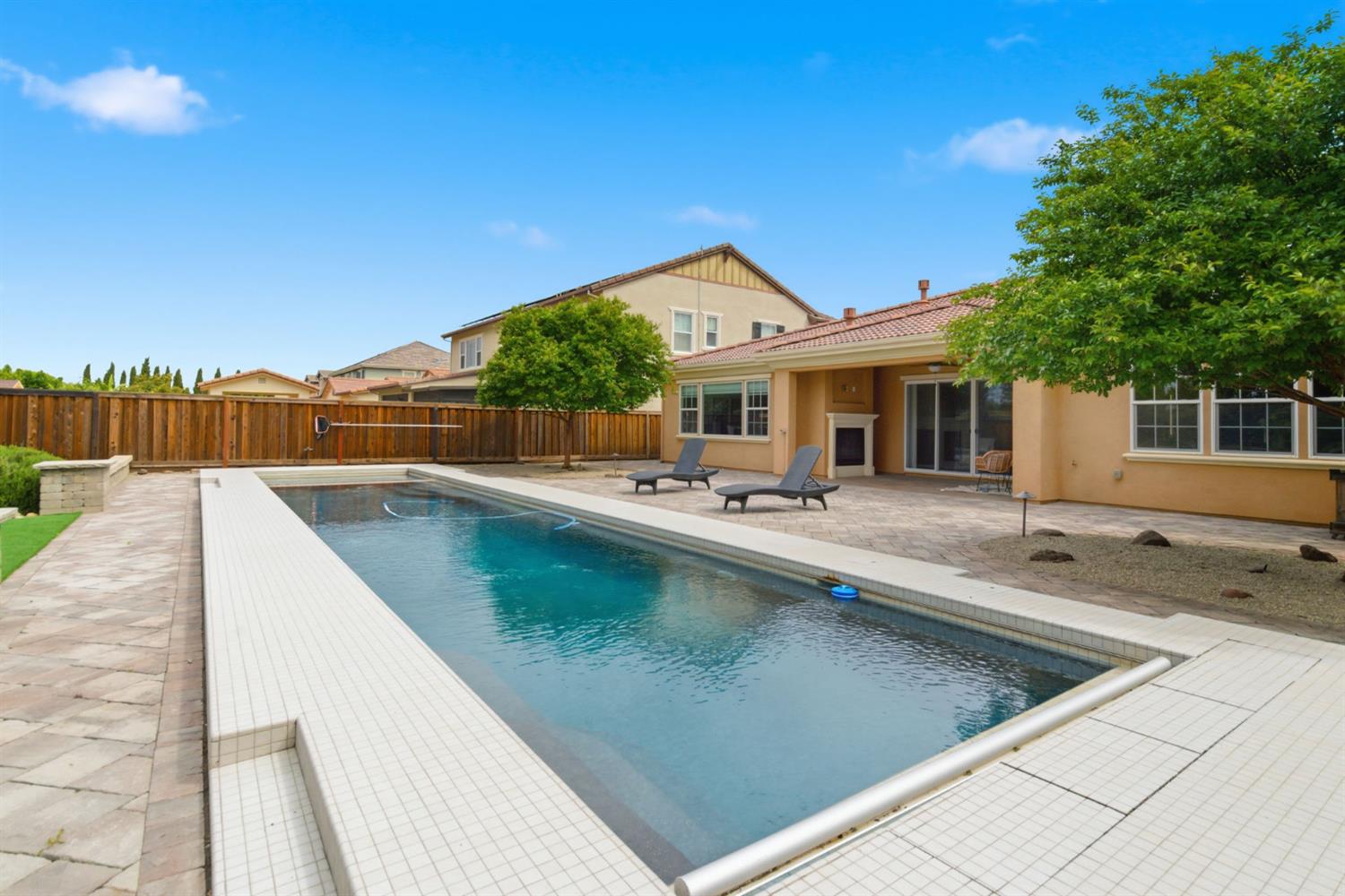 517 N Castellina Terrace