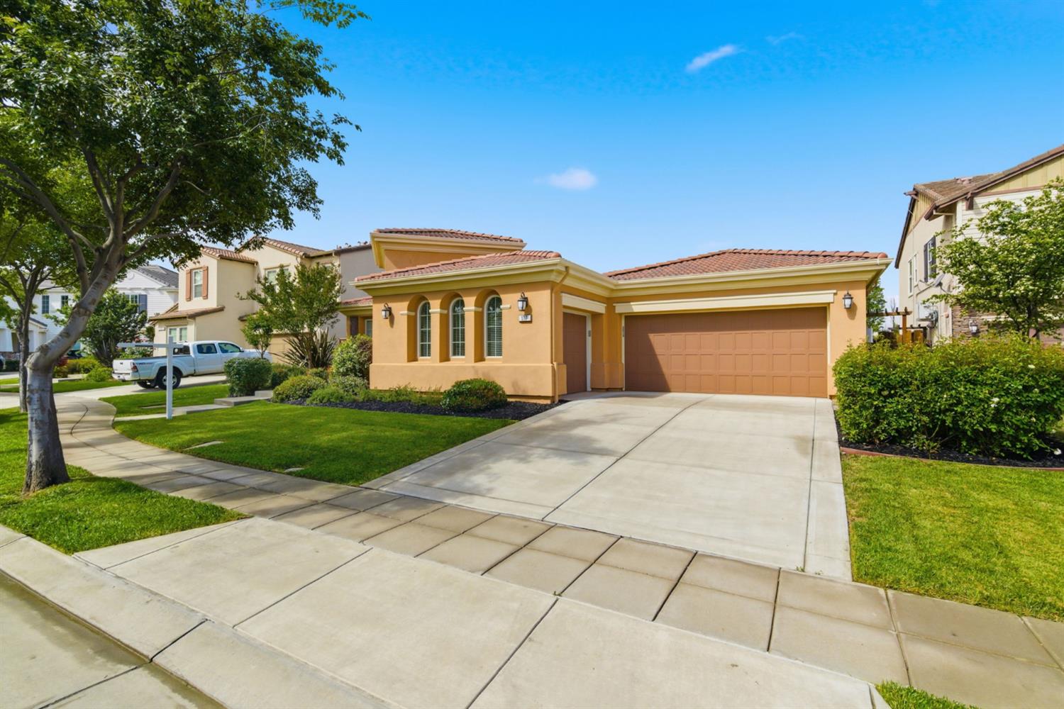 517 N Castellina Terrace