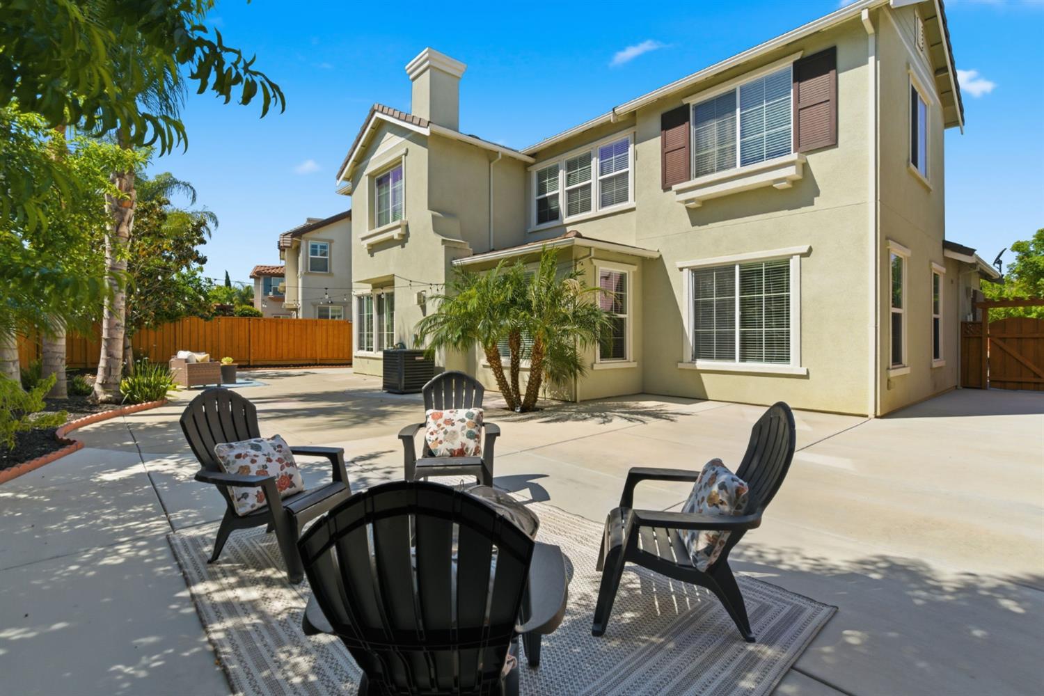 456 N Sierra Madre Street