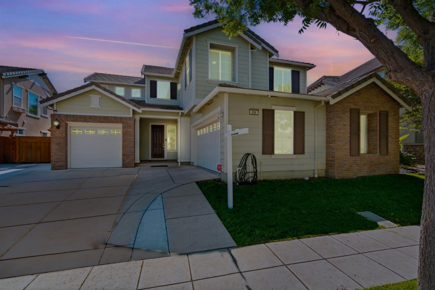 456 N Sierra Madre Street