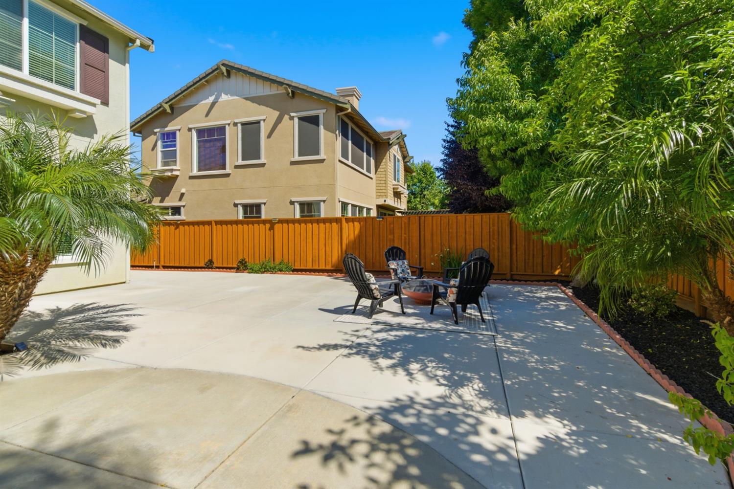 456 N Sierra Madre Street