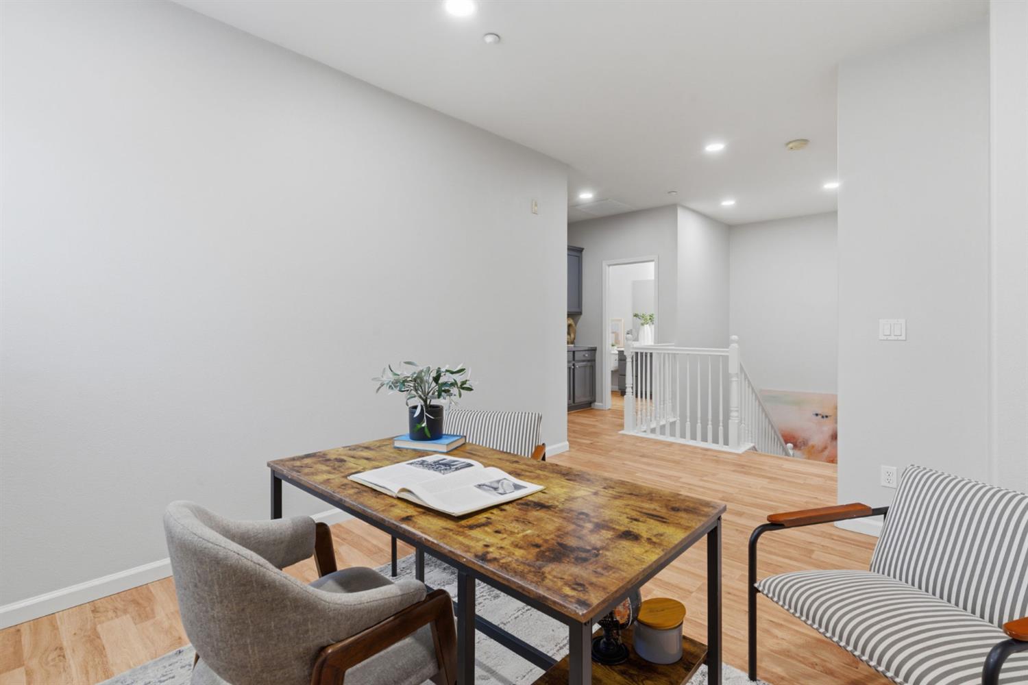 166 W Luna Loca Lane