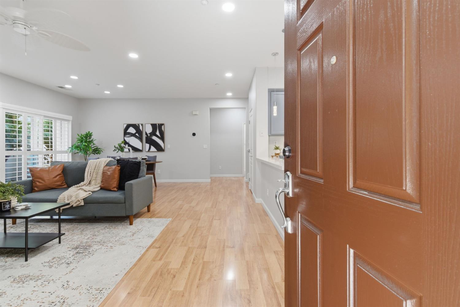 166 W Luna Loca Lane