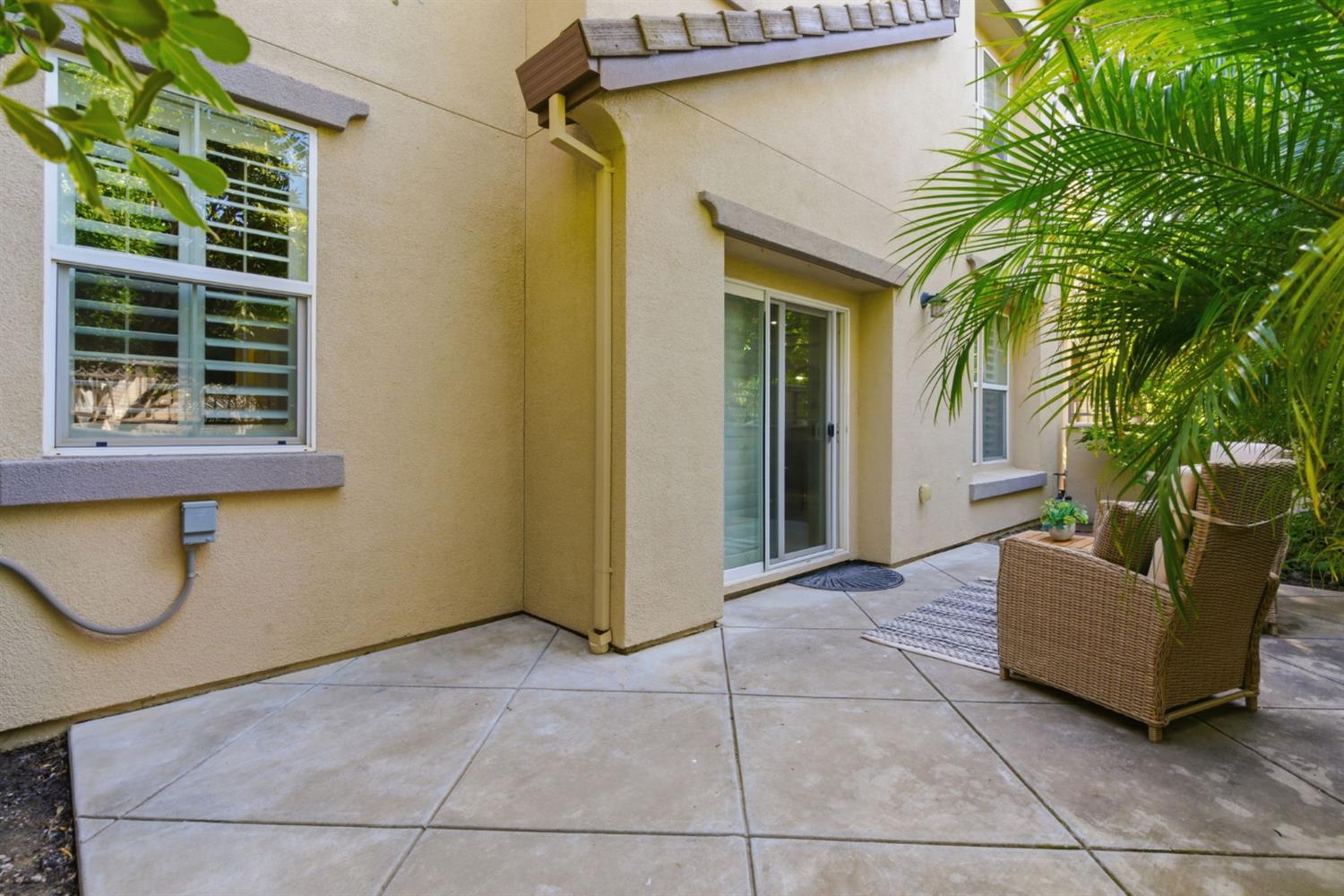 166 W Luna Loca Lane