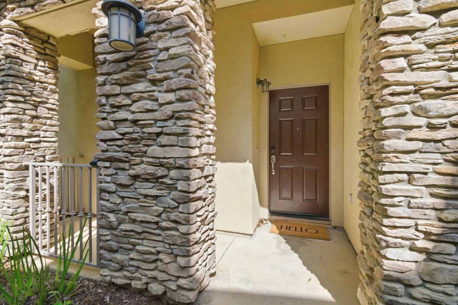 166 W Luna Loca Lane