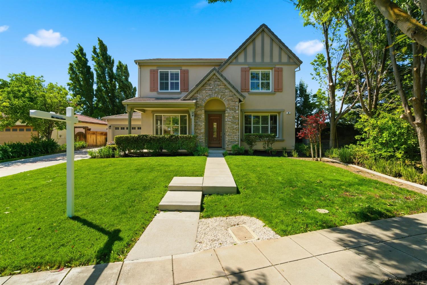 34 Felicia Avenue