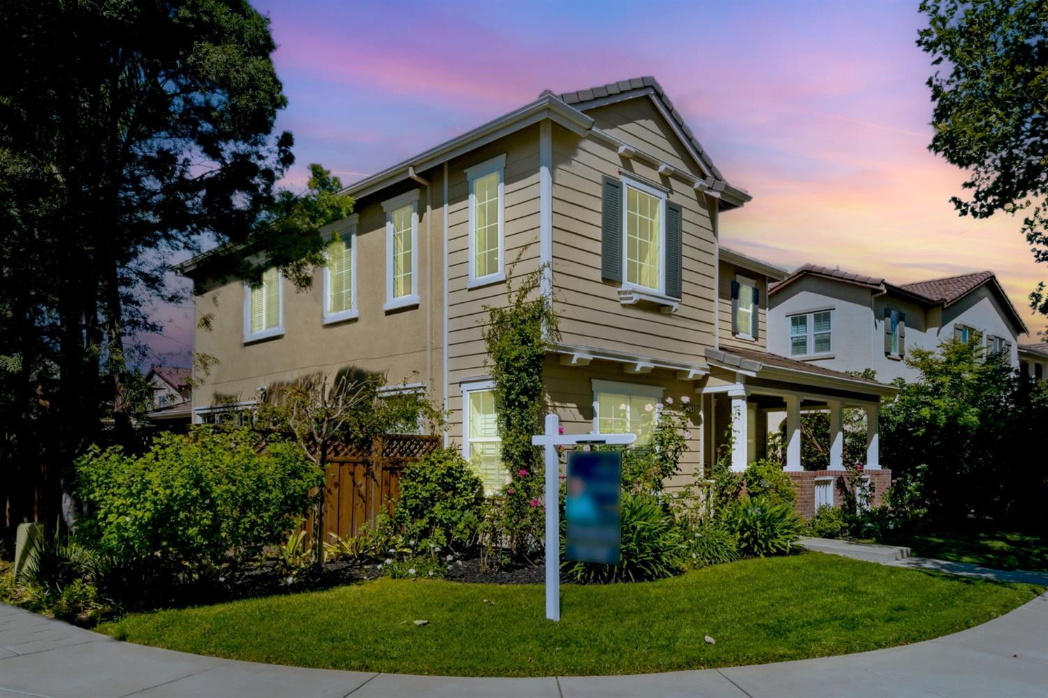 626 W Gravino Drive