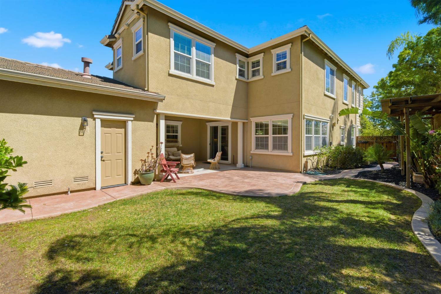 626 W Gravino Drive