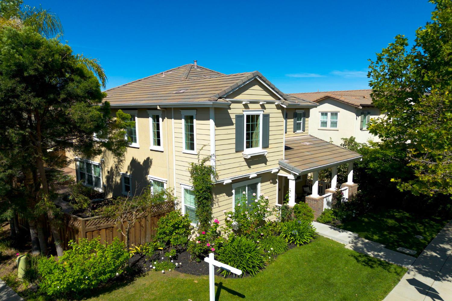 626 W Gravino Drive