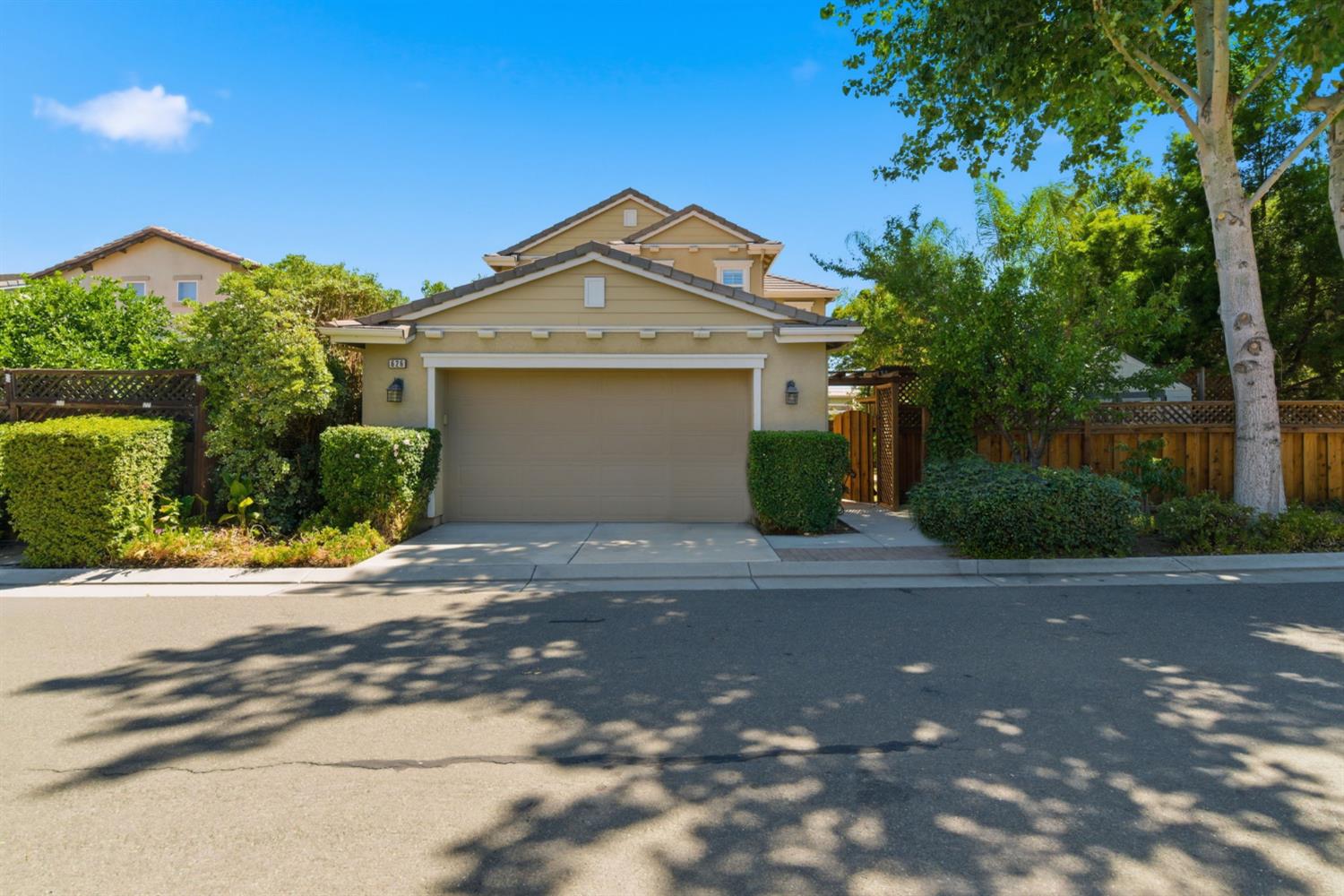 626 W Gravino Drive