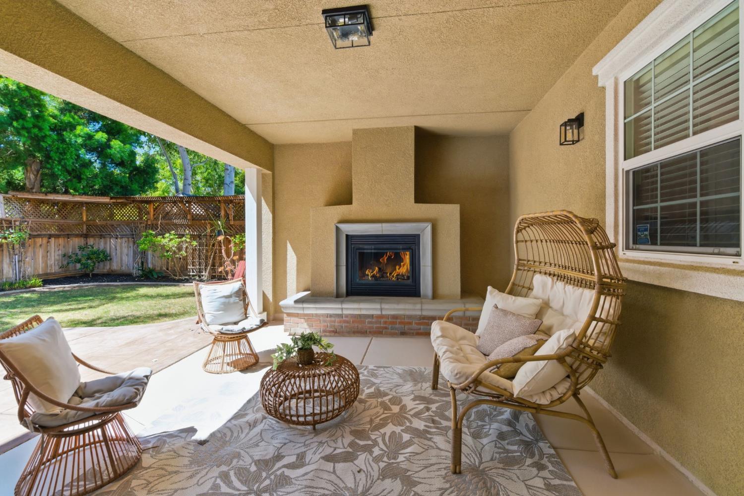 626 W Gravino Drive