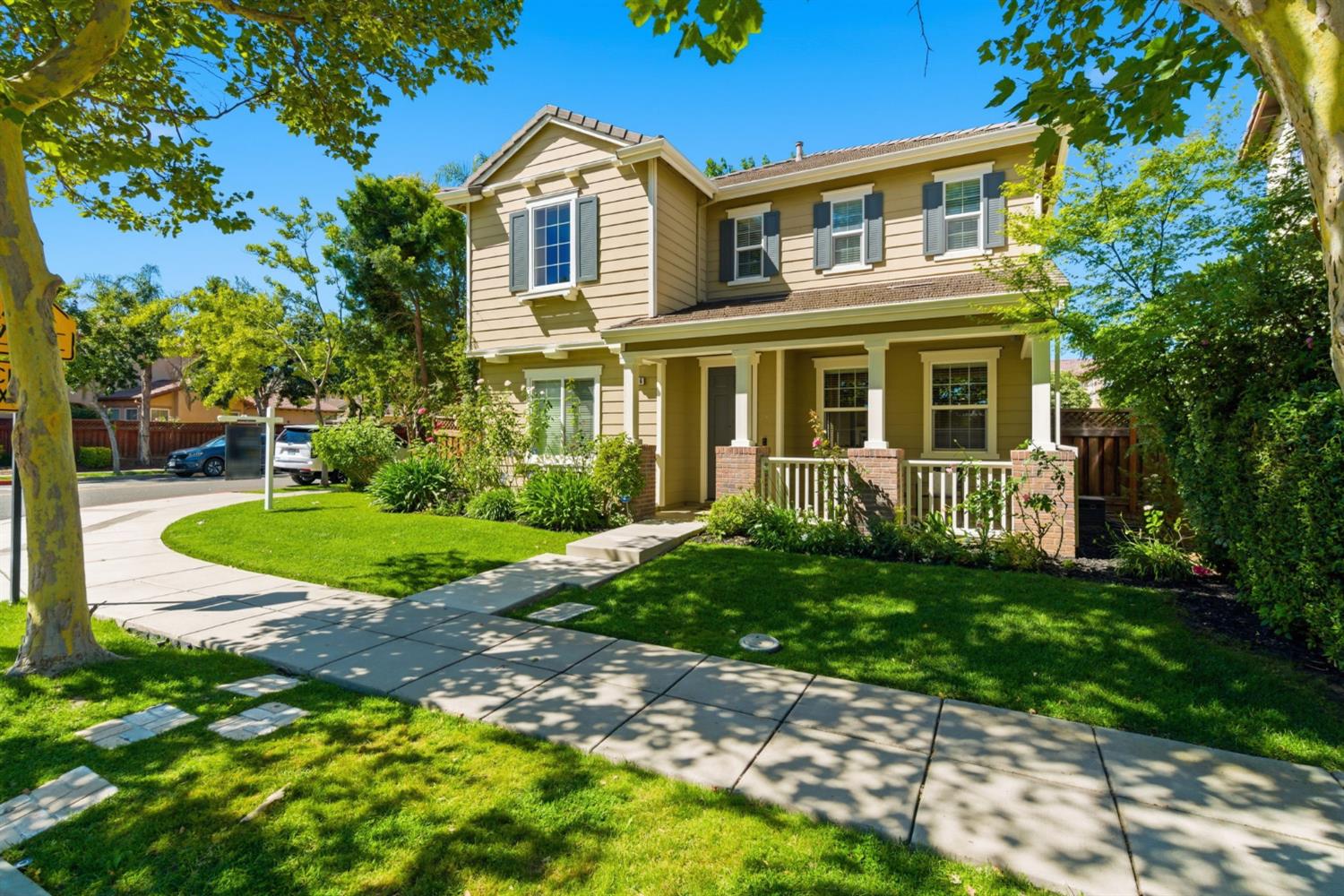 626 W Gravino Drive