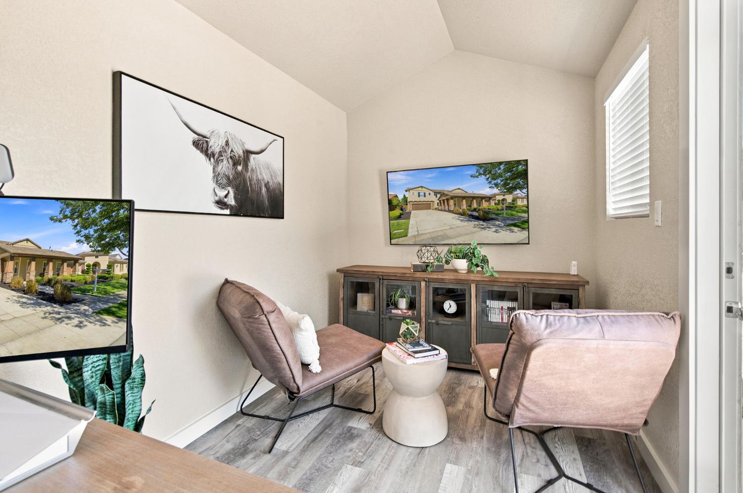 571 N Castellina Terrace