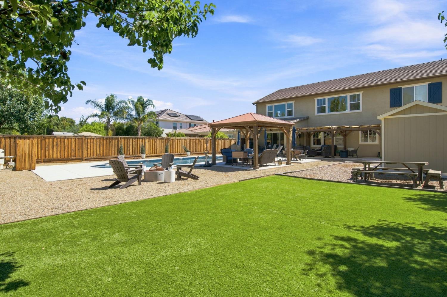 571 N Castellina Terrace