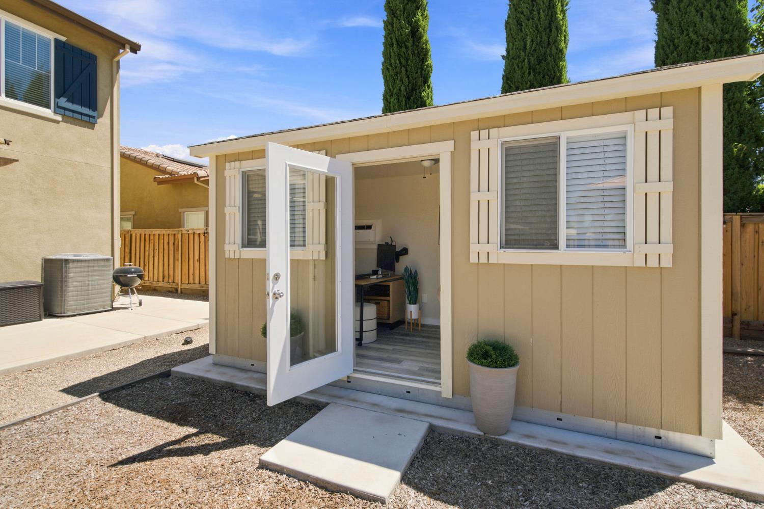 571 N Castellina Terrace