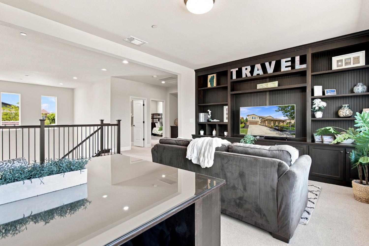 571 N Castellina Terrace