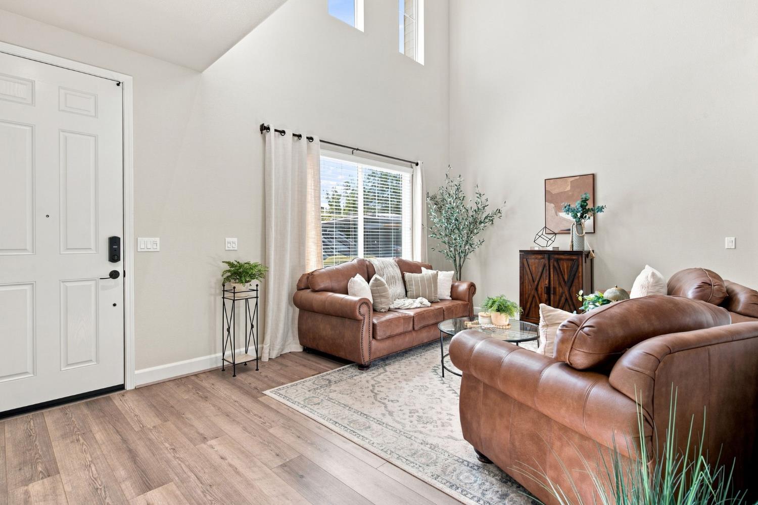 571 N Castellina Terrace