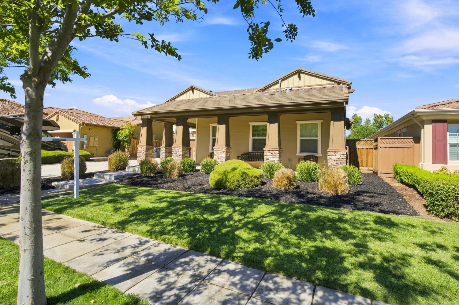 571 N Castellina Terrace