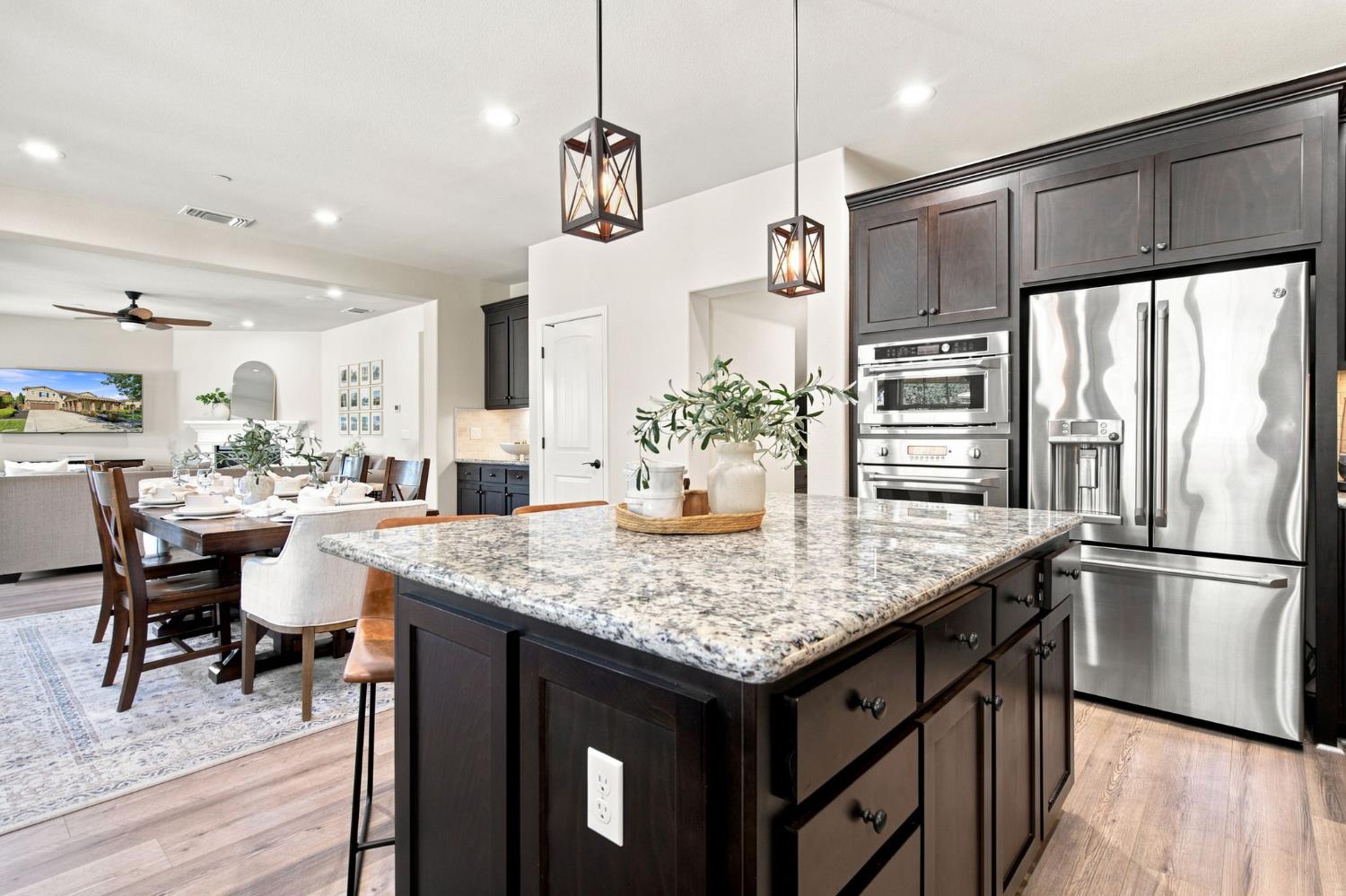 571 N Castellina Terrace