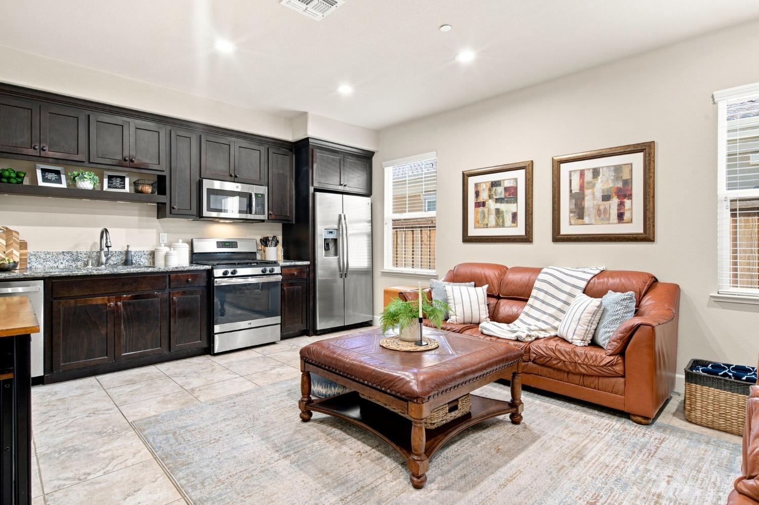 571 N Castellina Terrace