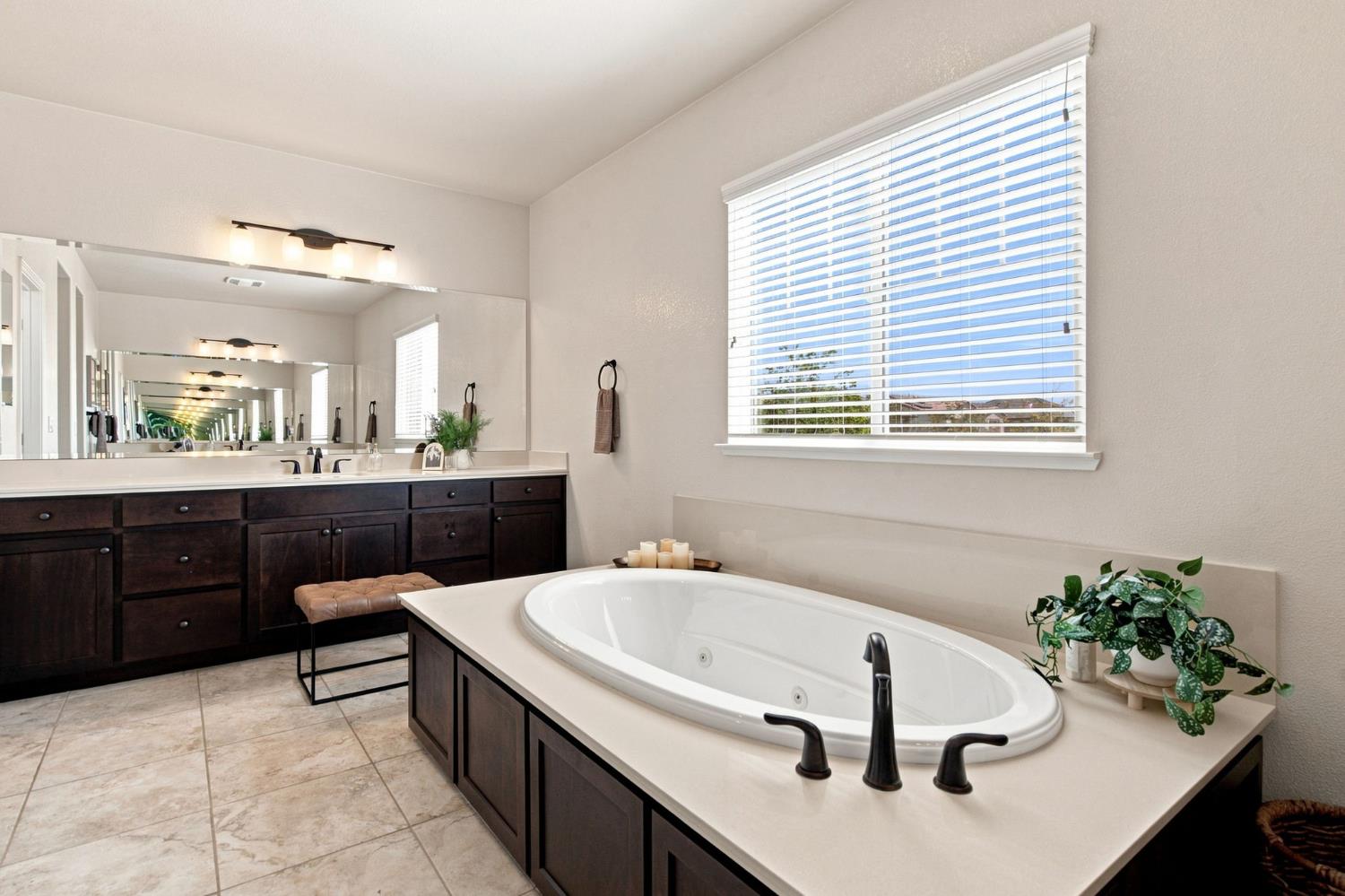 571 N Castellina Terrace