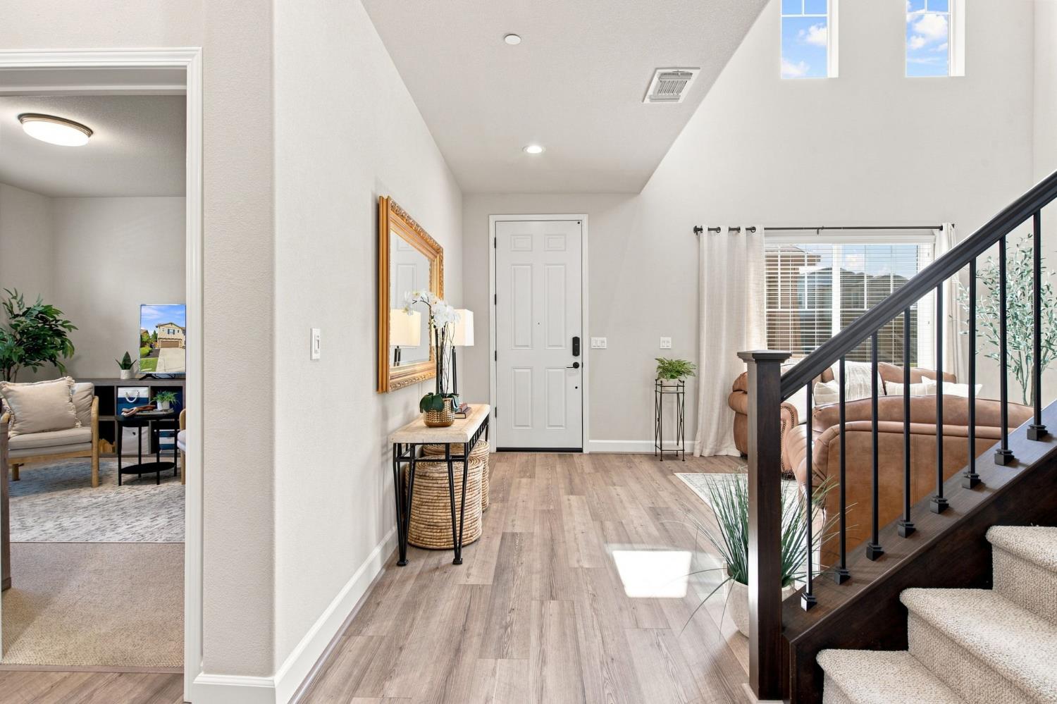 571 N Castellina Terrace