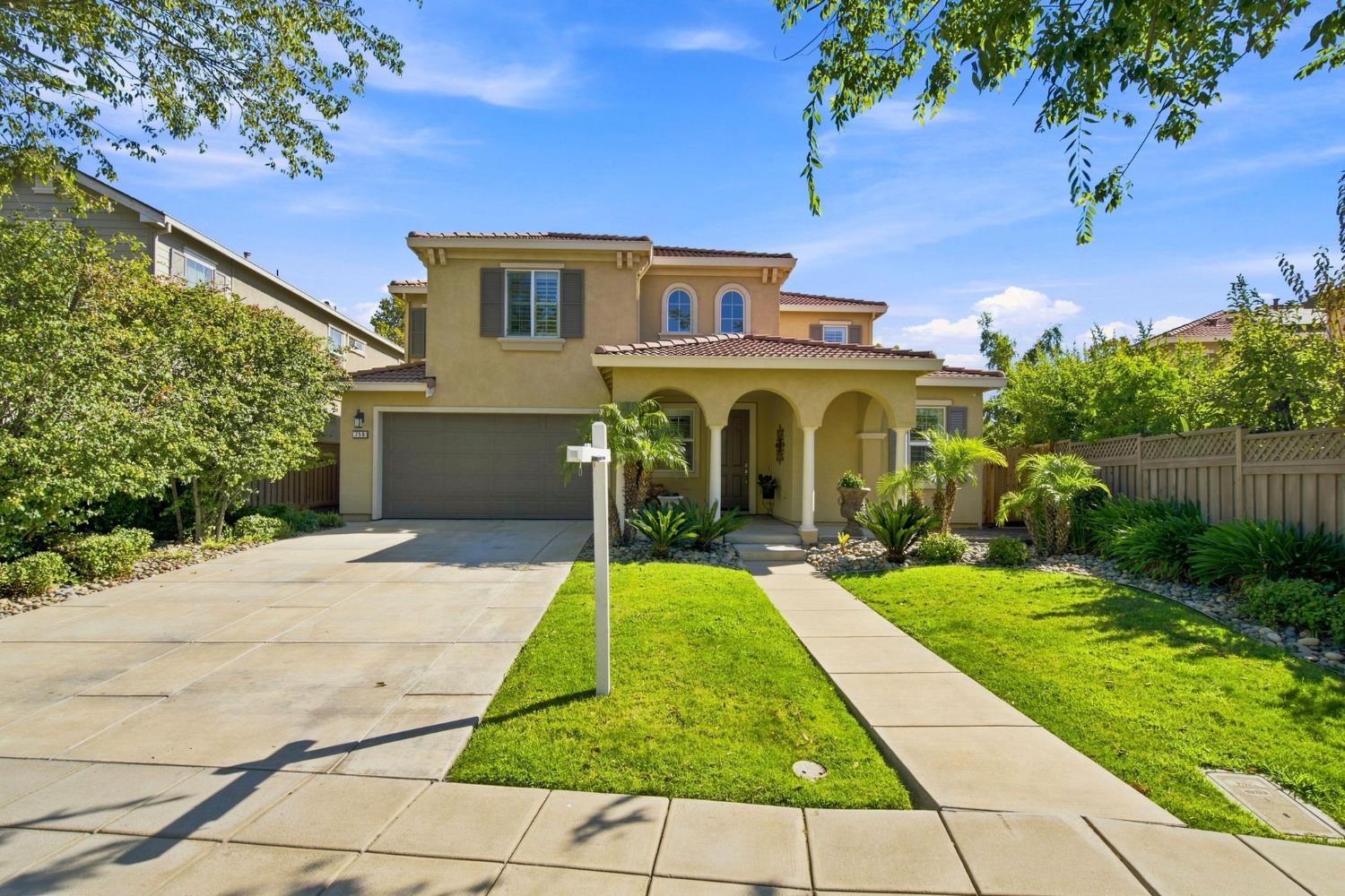 759 W Plumas Court