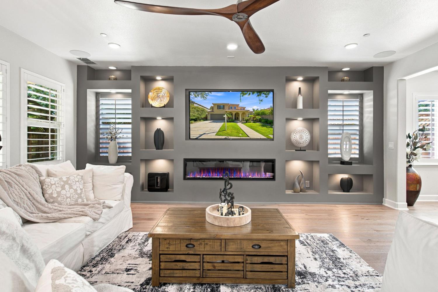 759 W Plumas Court