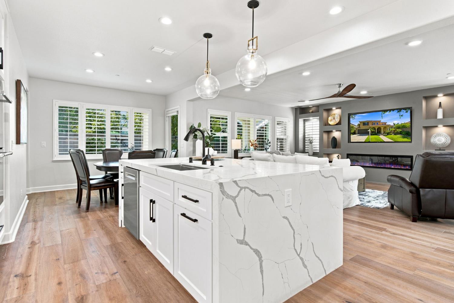 759 W Plumas Court