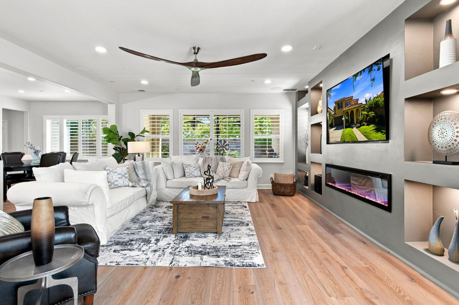 759 W Plumas Court
