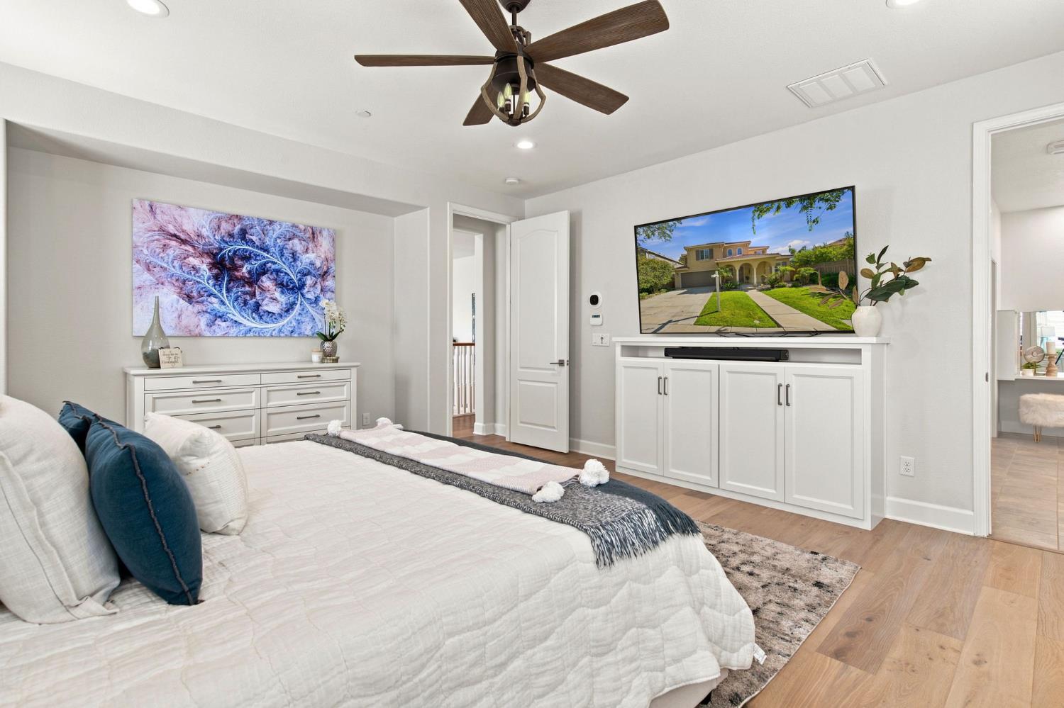 759 W Plumas Court