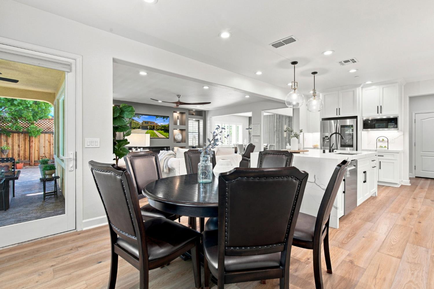 759 W Plumas Court