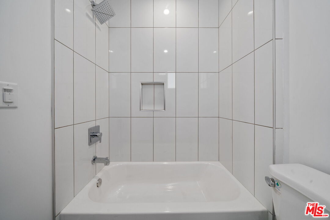 6334 Beck Ave Unit: 6334