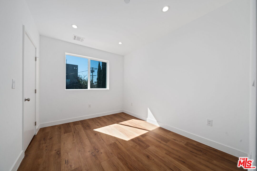 6334 Beck Ave Unit: 6334