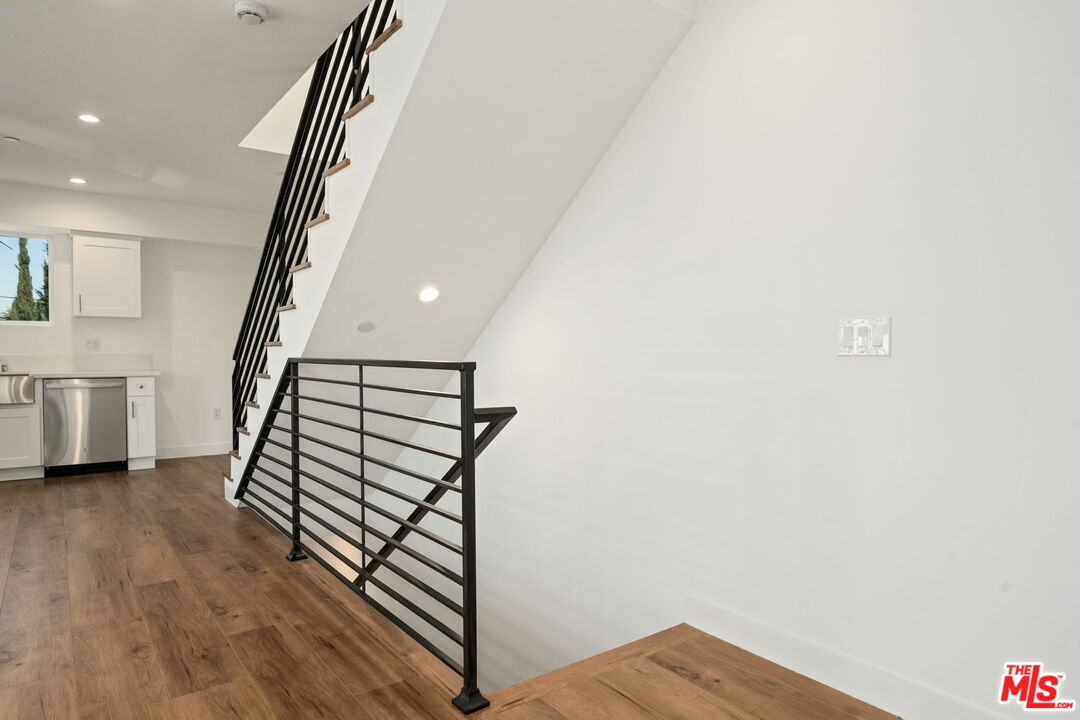 6334 Beck Ave Unit: 6334