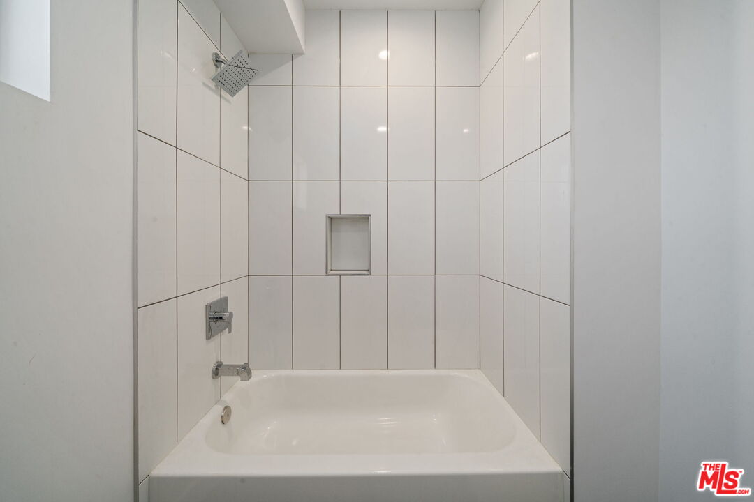 6334 Beck Ave Unit: 6334