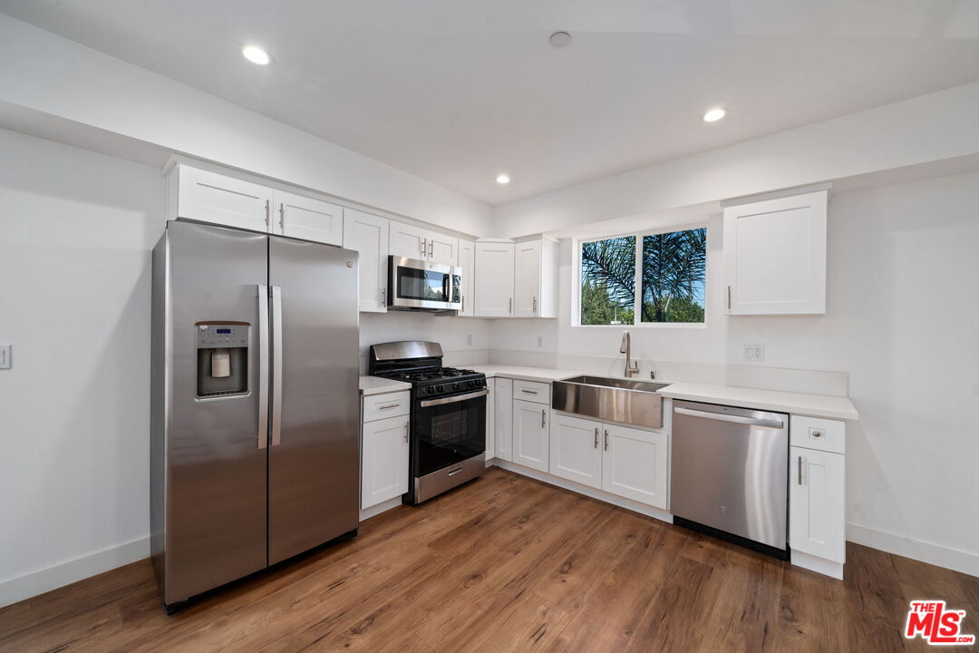 6334 Beck Ave Unit: 6334