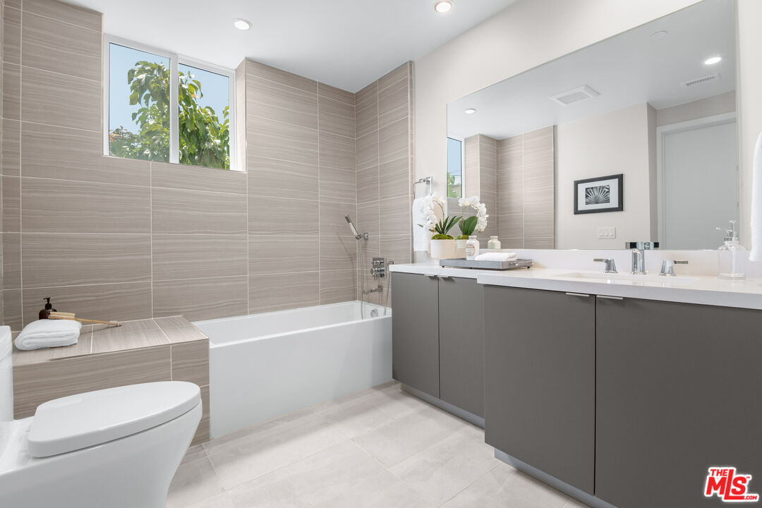 1226 S Bedford St Unit: 104