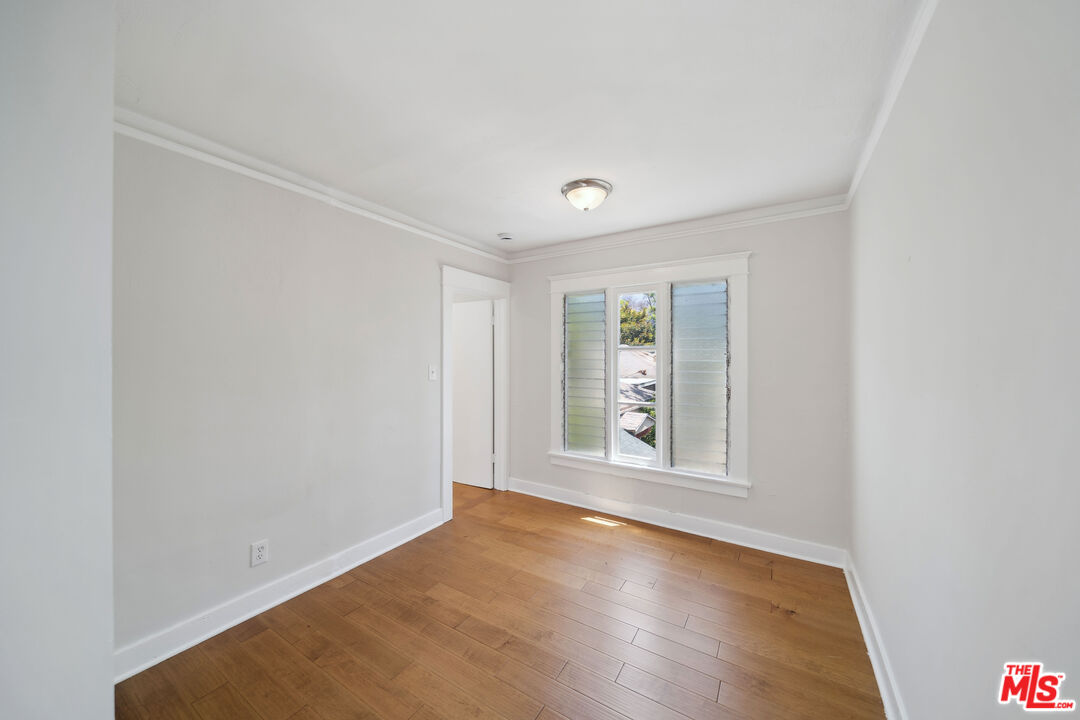 1239 N Havenhurst Dr Unit: 1239 1/2