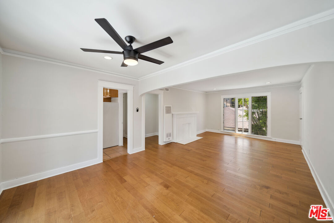 1239 N Havenhurst Dr Unit: 1239 1/2