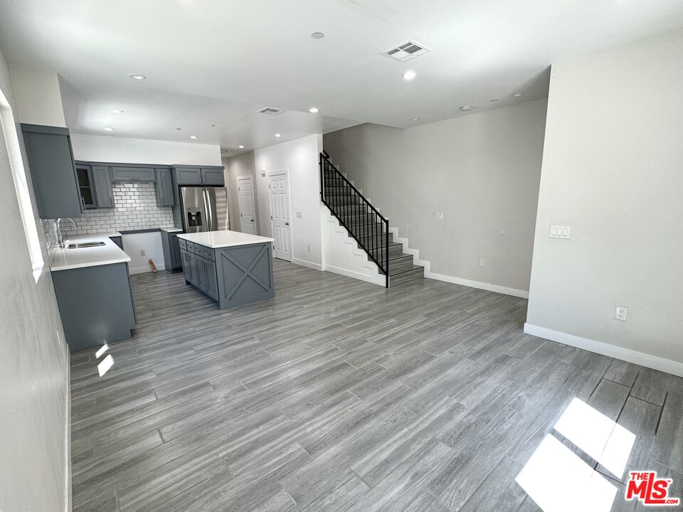 1123 Browning Blvd