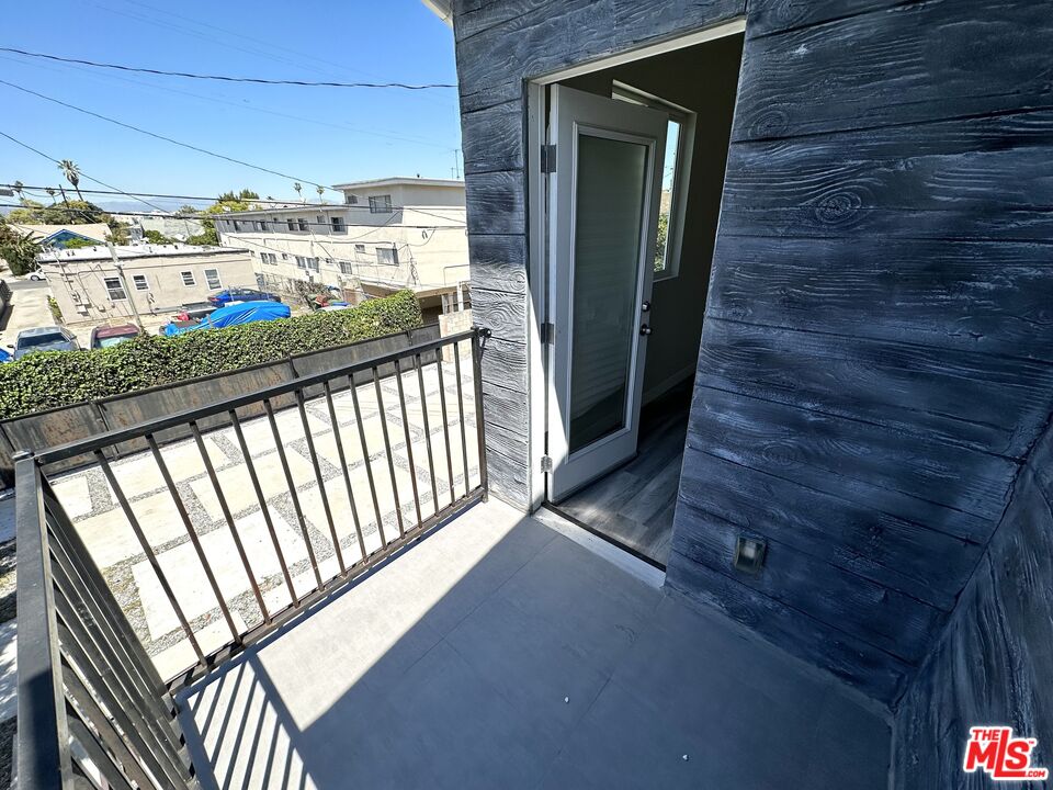 1123 Browning Blvd