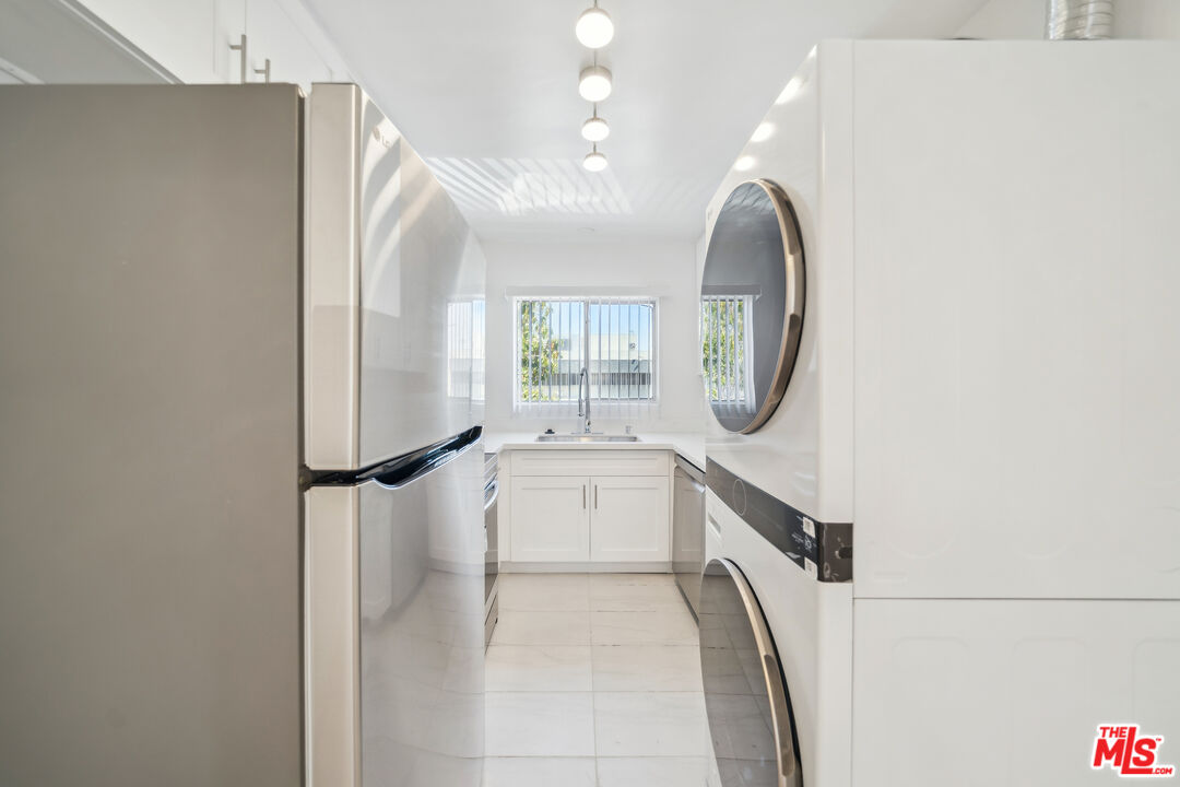 326 S Serrano Ave Unit: 9