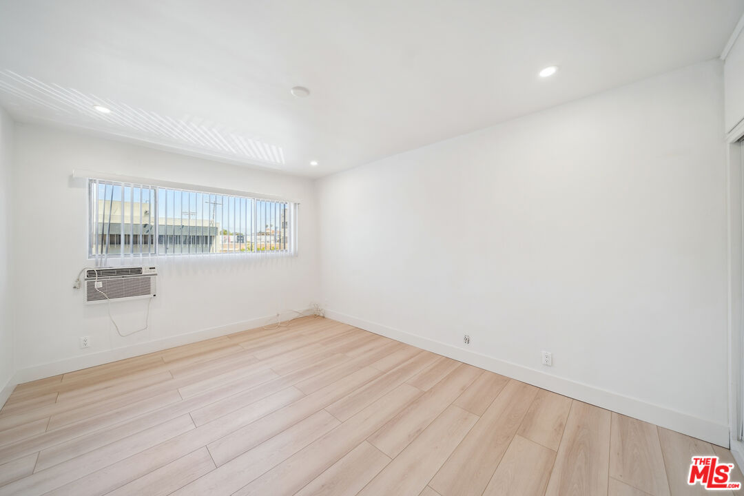 326 S Serrano Ave Unit: 9