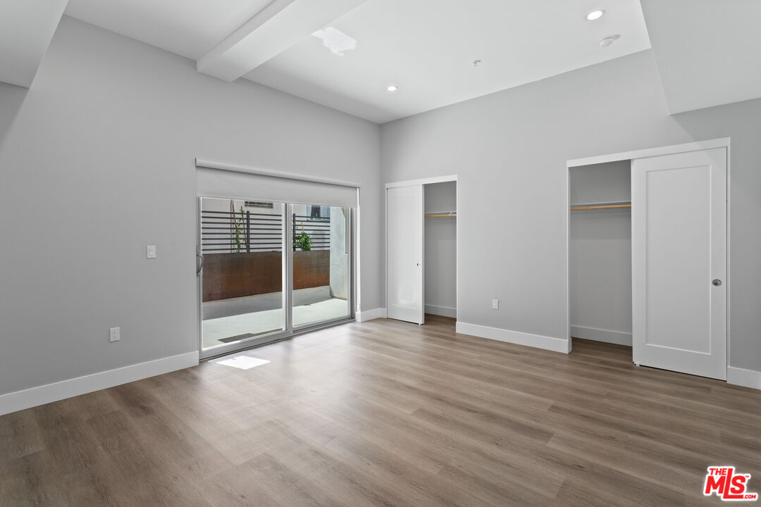 1223 N Hayworth Ave Unit: 3