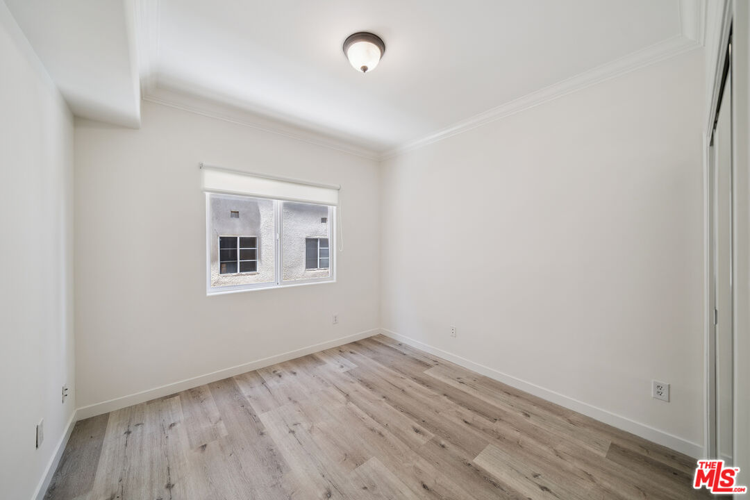 2335 S Bentley Ave Unit: 207