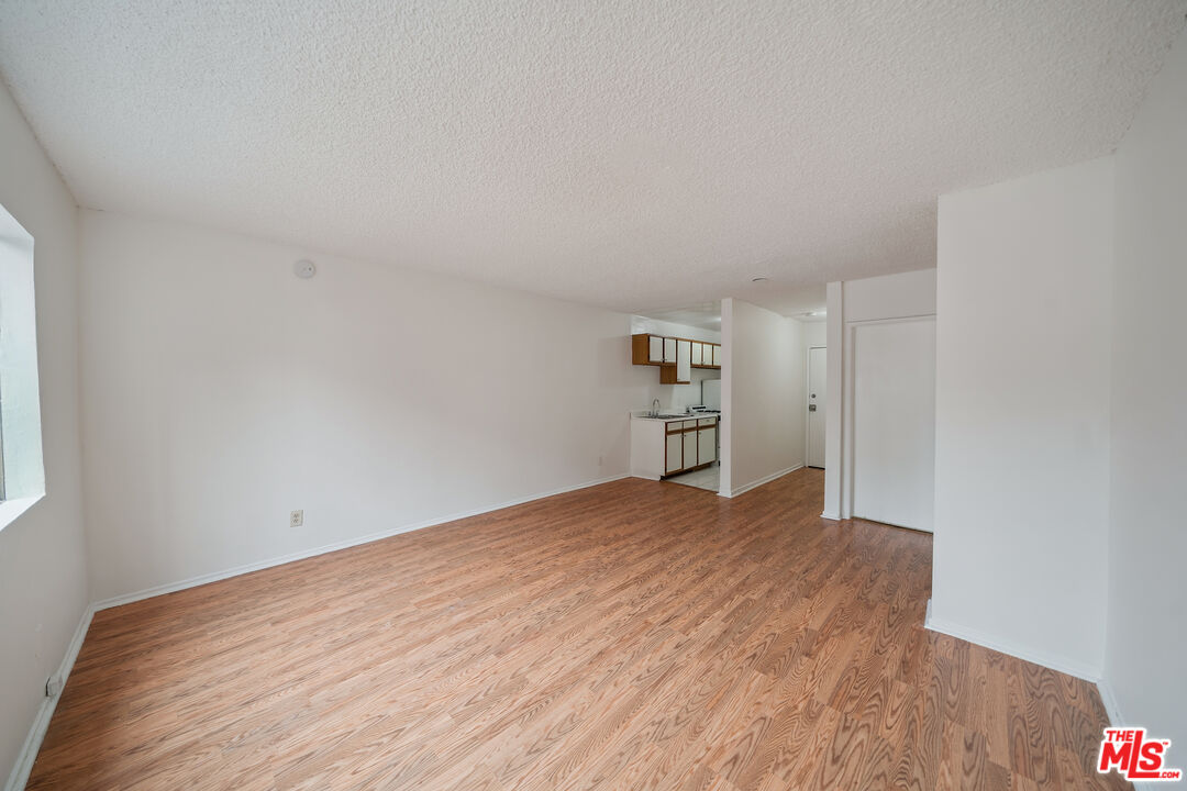 6827 Leland Ave Unit: 7