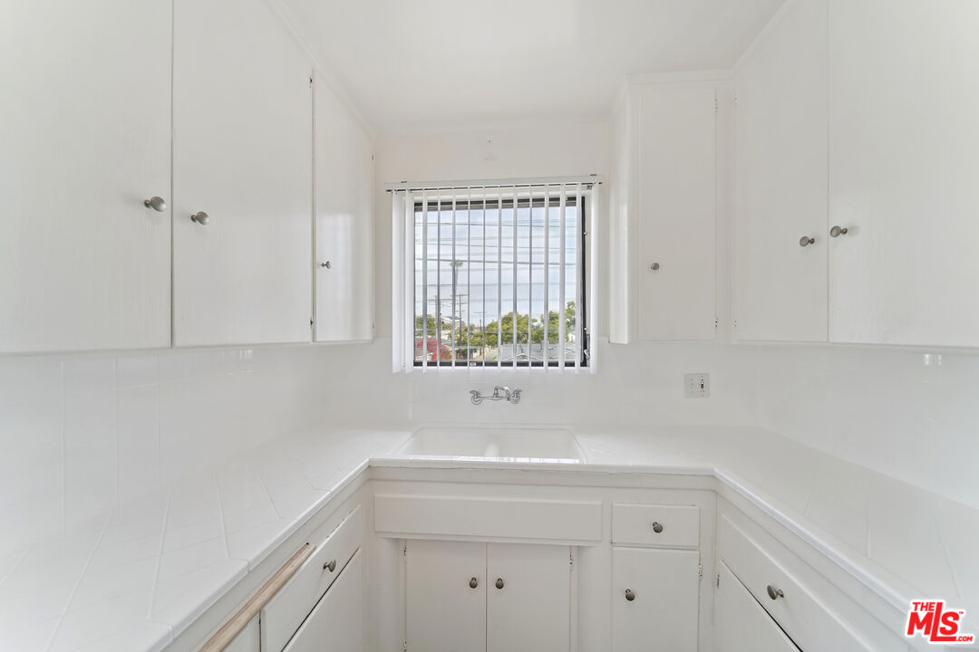 2314 S Corning Unit: 9