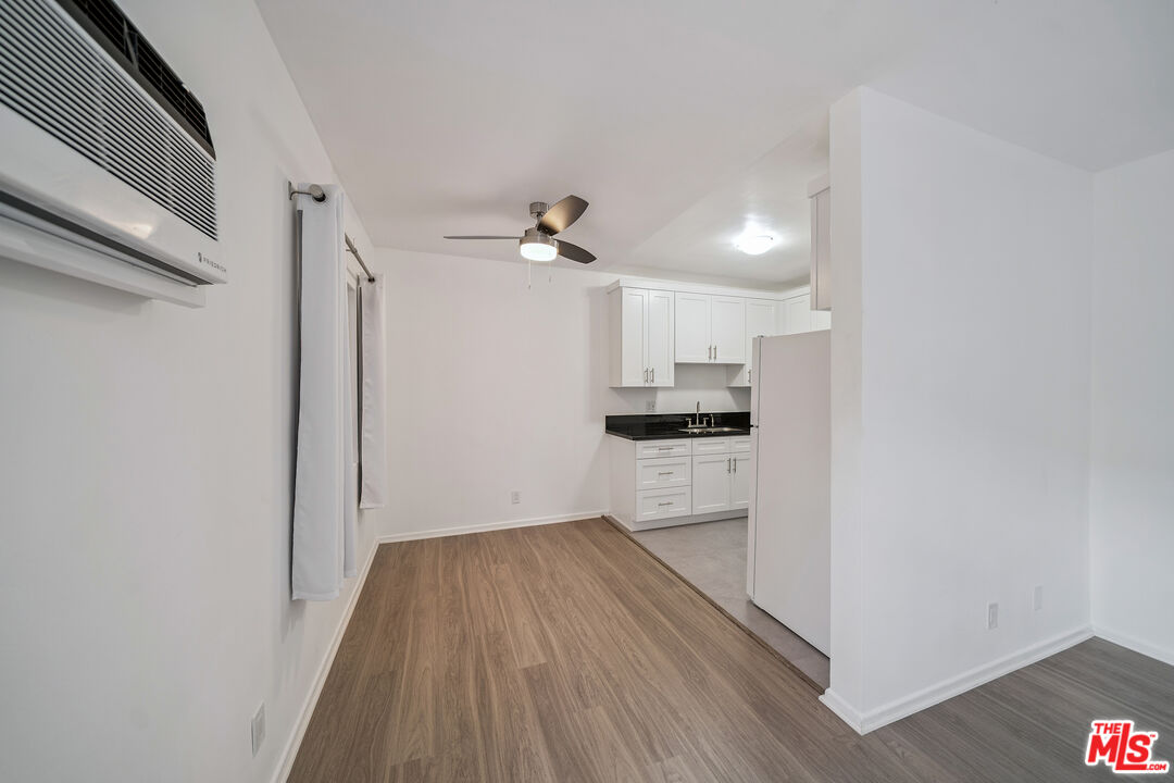 217 Carondelet Unit: 4